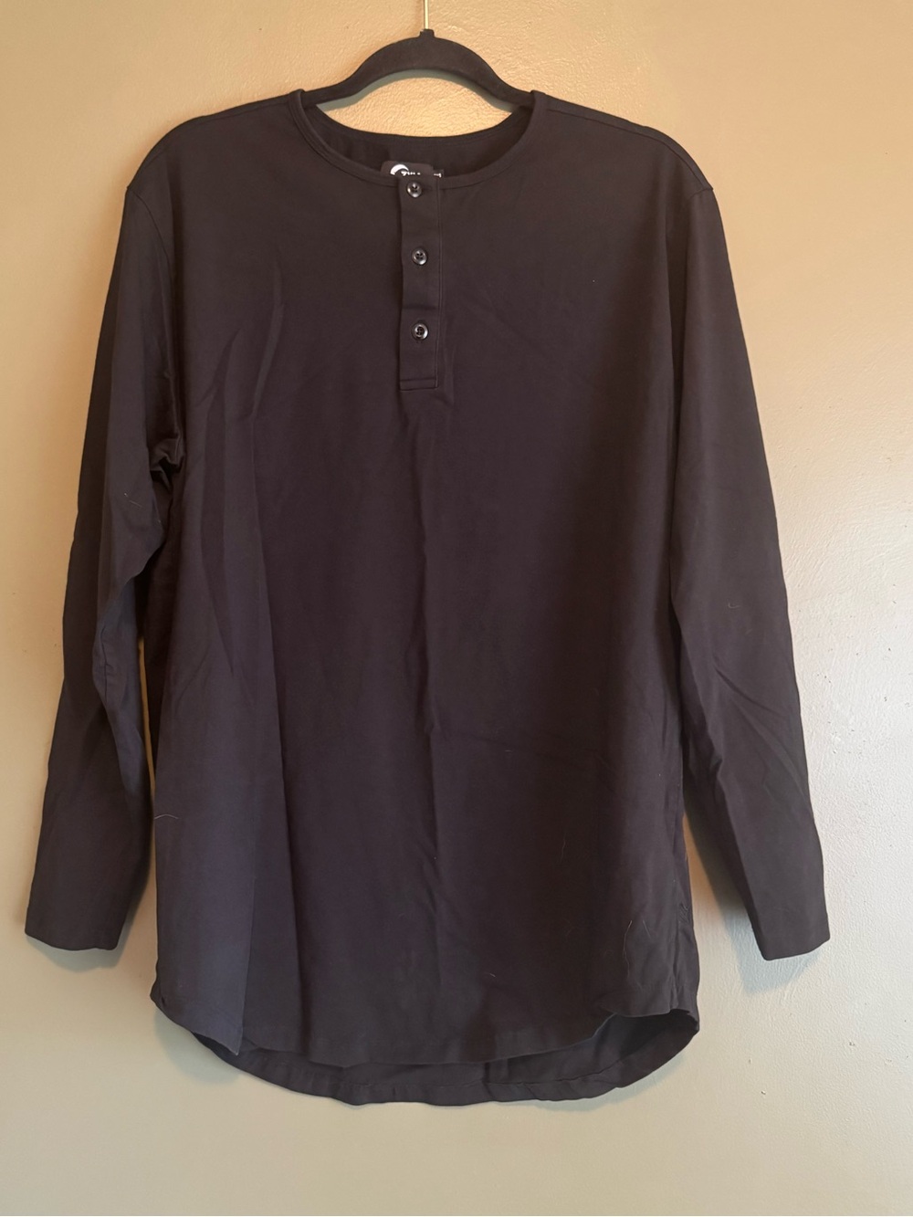ZYIA Men's Black Long-Sleeve Henley Top